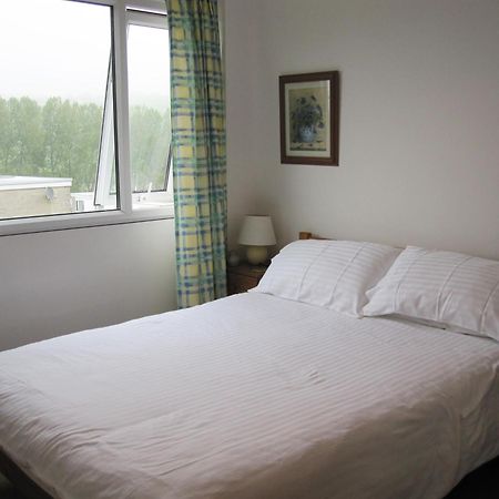 Freshwater Bay Holiday Cottages Πέμπροκ Δωμάτιο φωτογραφία