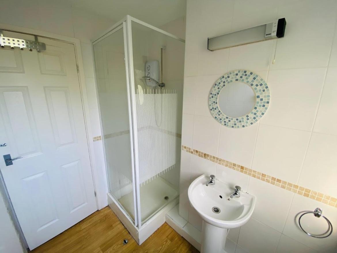 Freshwater Bay Holiday Cottages Πέμπροκ Εξωτερικό φωτογραφία